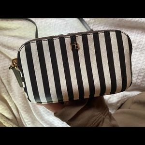 Henri Bendel purse